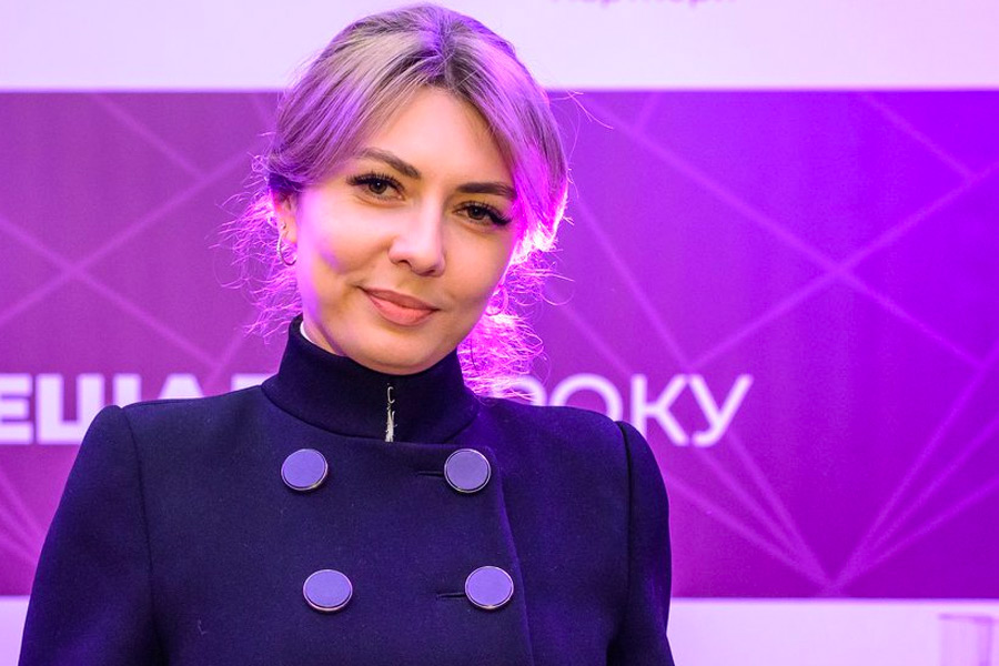 Олена Колеснікова