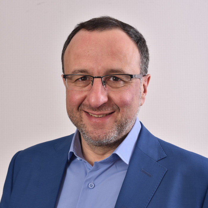 Лідер комітету