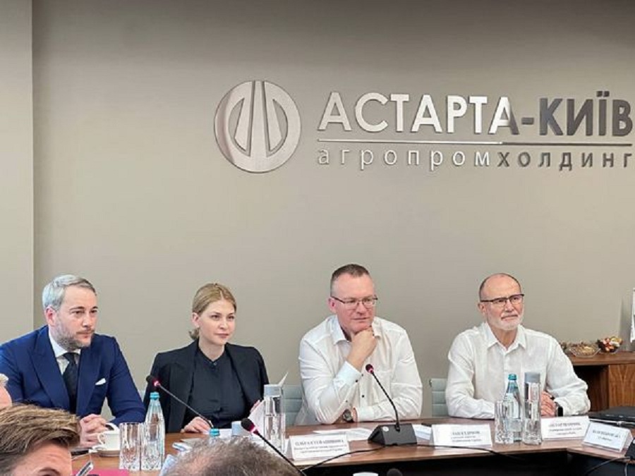 452017598 1062786045329351