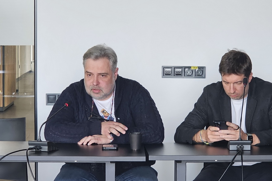 494426715 1285266049